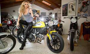 AIMExpo has the vintage scene well covered with exhibits from Ace Cafe, a special Retro Affair showcase, AMA’s Hall of Fame Ceremony and Garage Party Ambassodar Leticia Cline (above). 