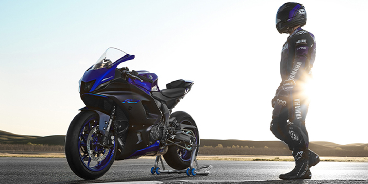 The 2022 Yamaha YZF-R7 Is Team Blue's New Supersport Track Weapon