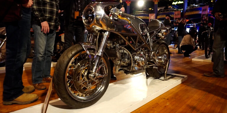 Custom '97 Ducati M900 Monster
