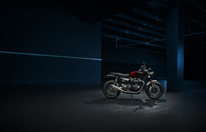 Speed Twin 1200 Red Stealth Edition